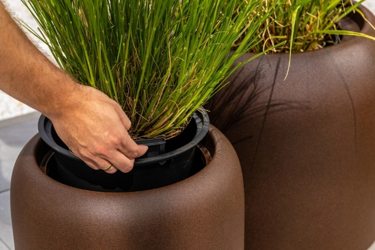 Duży wyjmowany wkład na roślinę w donicy Ambienti